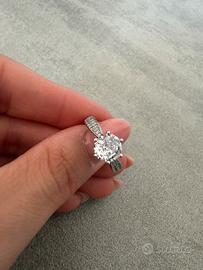 Anello solitario in argento 925