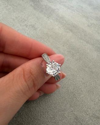 Anello solitario in argento 925