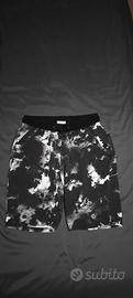 pantaloncini con grafiche 