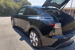Tesla luglio 2023