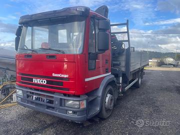 Iveco eurocargo 120 e18 con gru