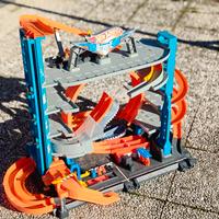 Hot Wheels Ultimate Garage 