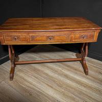 Scrivania Vittoriana