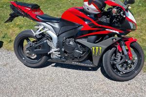 Honda cbr 600 rr