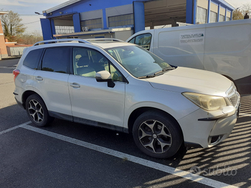 Suv subaru forester