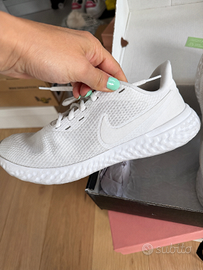 Nike revolution 5