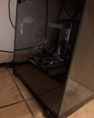 Pc da gaming solamente ritiro a mano