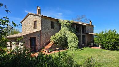 Casale a Castel Viscardo