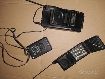  2 Motorola con base da caricare anni 80