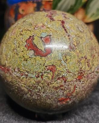 Sfera di Cristallo 2467g Minerale Dragon Blood