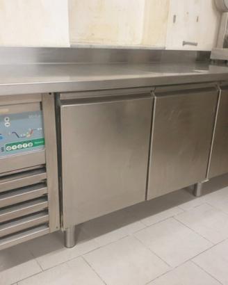 tavolo refrigerato a 4 porte