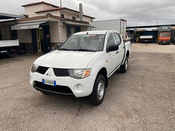 Mistubishi L200 doppia cabina cassone 07