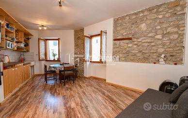 TERRACIELO RISTRUTTURATO NEL CUORE DI CISANO