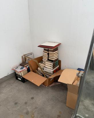 Libri e enciclopedie ideali per mercatini