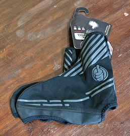 antipioggia scarpe tg M