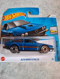 Hot wheels alfa romeo gtv 3.0 v6 blu