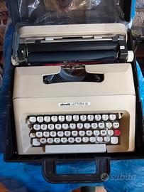 Macchina da scrivere Olivetti lettera 35