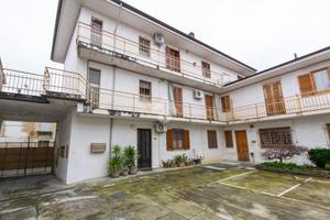 2 LOCALI A BREME