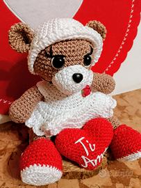 Orsetto Amigurumi realizzato ad uncinetto 