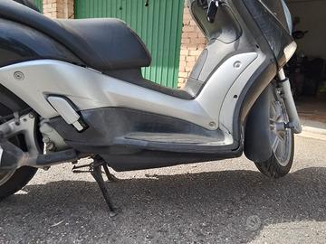 X-CITY VP 250CC 350€
