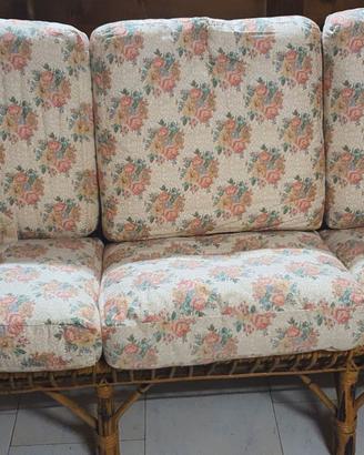 Divano in vimini vintage.