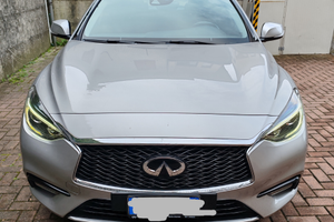 Infiniti Q30