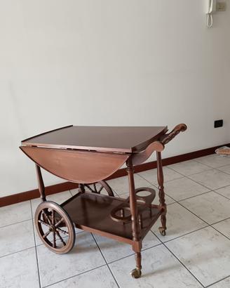 Carrello portavivande vintage con ruote