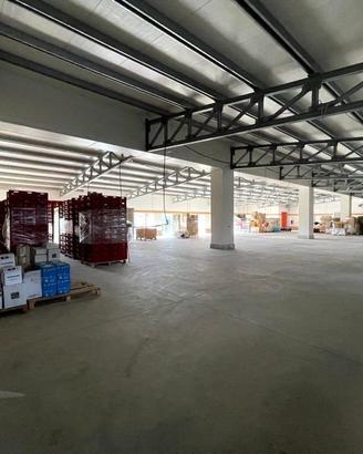 Uffici con spazio per stoccaggio celle frigorifere