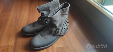 stivaletto donna borchie