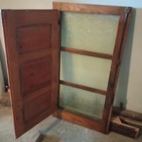 Finestra in legno con anta