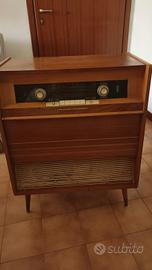 Mobile radio con giradischi anni '50