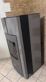 Stufa a pellet niagara clam 24kw idro
