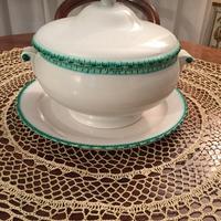 Zuppiera"Galvani"con coperchio e piatto grande