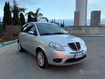 Lancia Ypsilon 1.3 MJT 75 CV (55kw)