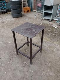 Banchetto in metallo