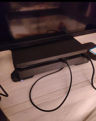 PlayStation 4 slim 500gb+4 giochi+pad+scatola 