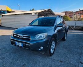 Toyota RAV 4 2.2 D-4D 177 CV Lux SOLO 135 MILA KM!