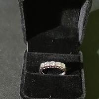 anello oro bianco 18kt veretta 5 zirconi naturali