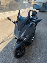 Tmax 560 Tech max
