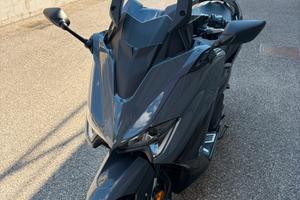Tmax 560 Tech max
