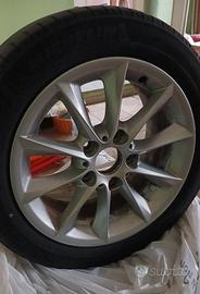 cerchi completi di gomme