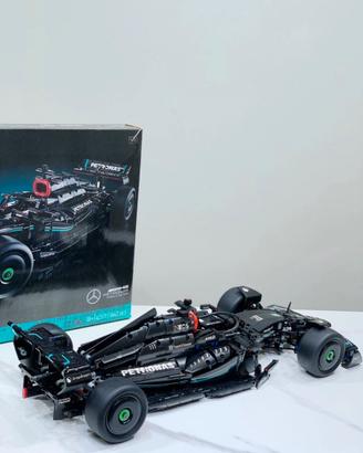 Lego Mercedes AMG F1 W14 e performance