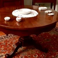 Tavolo rotondo antico