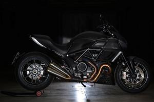 Ducat Diavel Carbon '11 - Special "Black Pearl"