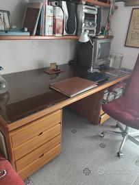 Scrivania in noce biondo