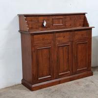 Credenza in pioppo con alzata e cassetti