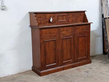 Credenza in pioppo con alzata e cassetti
