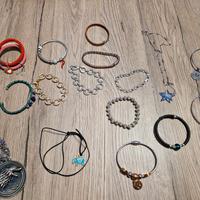 Lotto bigiotteria 18 gioielli bracciali e collane 