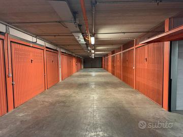 Box / Garage di 20 m² a Roma