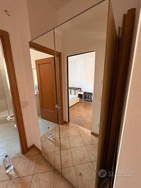 Armadio con specchio